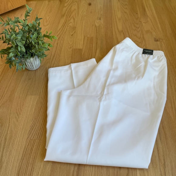 📦 SOLD - Women’s white pants. Size 3X. NWT. - Picture 5 of 5
